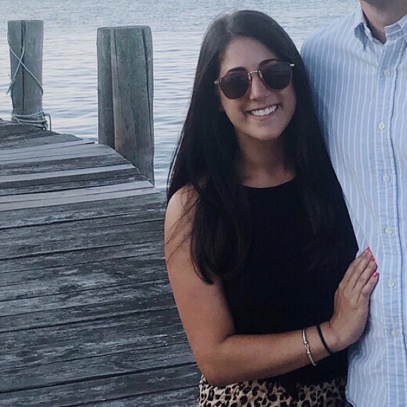 Meet your Posher, Amanda - Picture 1 of 1